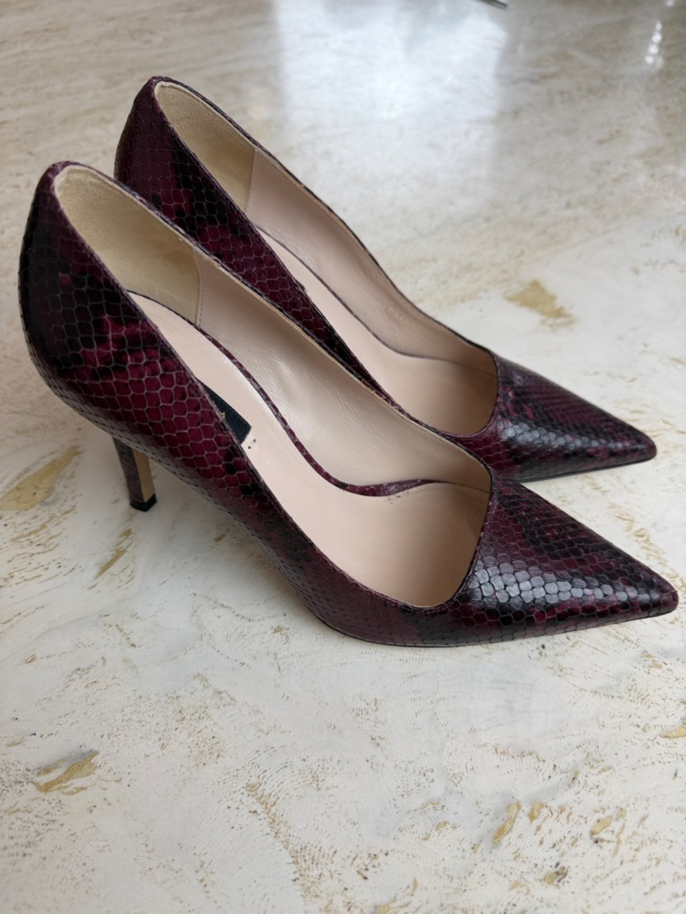 Escada Snake Embossed Burgundy Pointed Toe Heels Size 37 / US 6.5–7